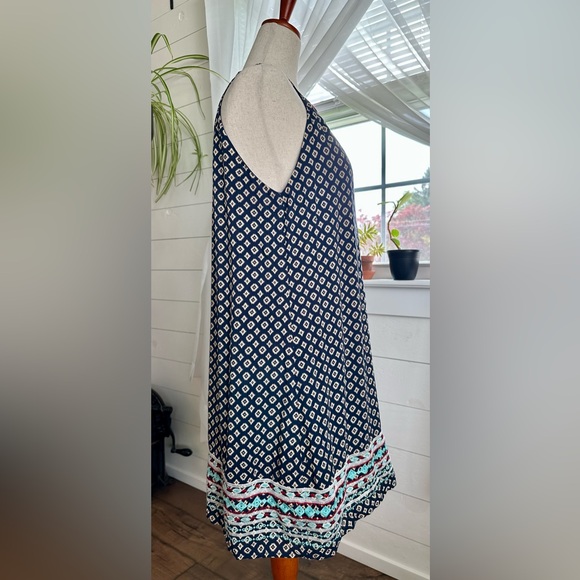 NWT! THML NAVY BOHEMIAN FAYE EMBROIDERED DRESS
SIZE: MEDIUM - Picture 6 of 9